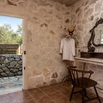 Villa In Pietra Kalamaras *