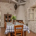 In Pietra Kalamaras * Μαχαιράδο